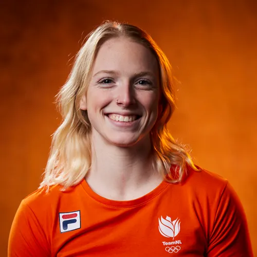 Portret van Naomi van Krevel in TeamNL-tenue